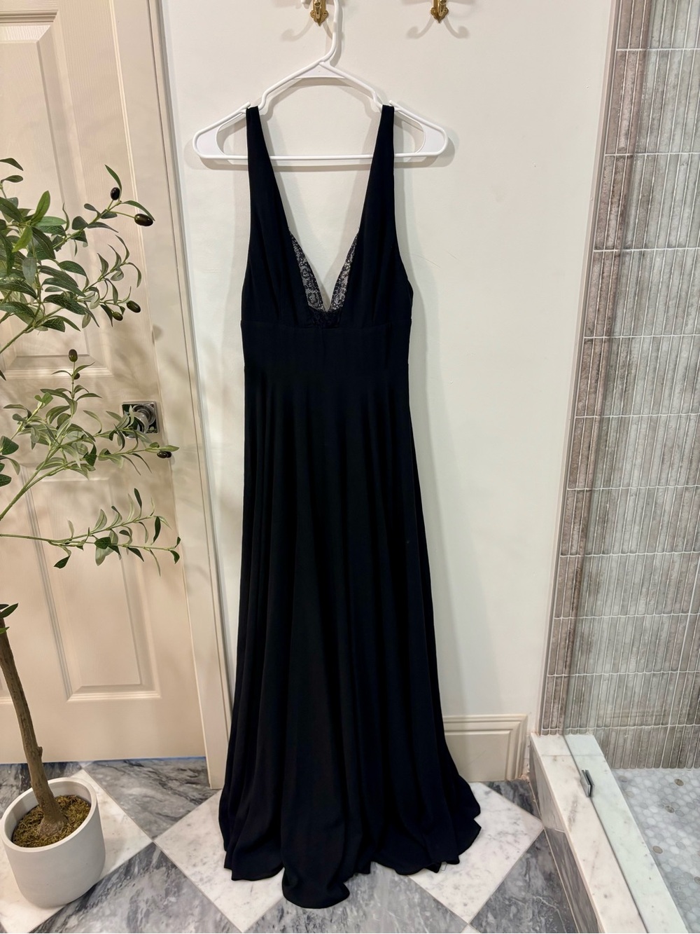 Lulu's Black V-Neck Lace-Trim Maxi Dress